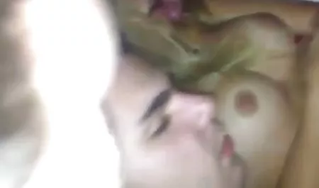 کون بزرگ, رقص سکس زن چاق با مرد نوجوان به رادیو و ارضا روی صورت, ساک