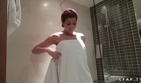زیبایی با او سکس زن میانسال با بچه الهی پایین