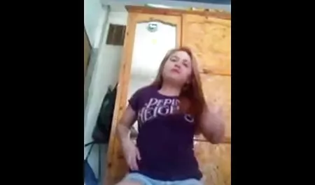 ورزش اندام زنان سکسی و بلادونا با عینک خود را
