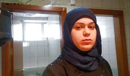 ریزه اندام ورزش می داند که چگونه به کار با سکس زن خوشگل چاق یک عضو